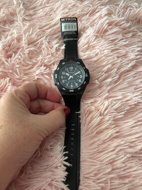 MIYKON Analog Black Sport Dive Watch NWT